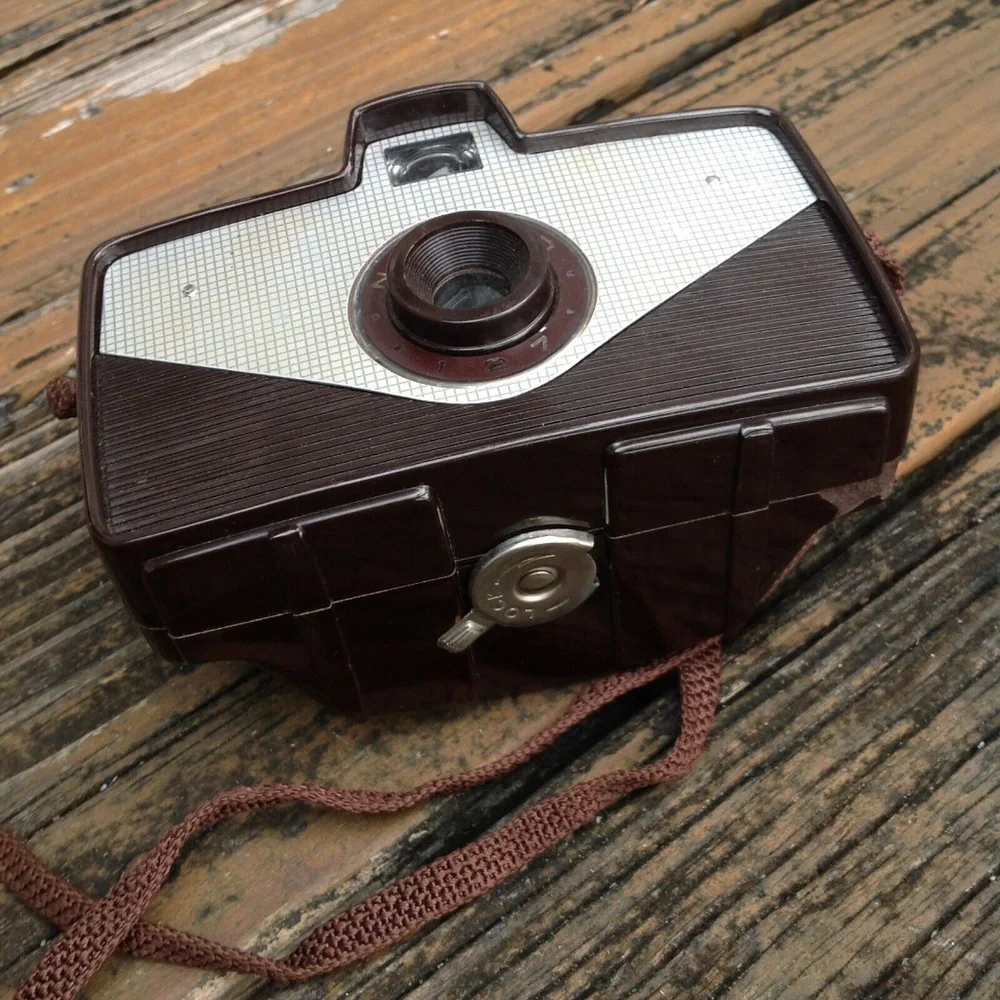 Sawyers Nomad 127 Camera Brown Silver Bakelite Photography Vintage 50s 60s